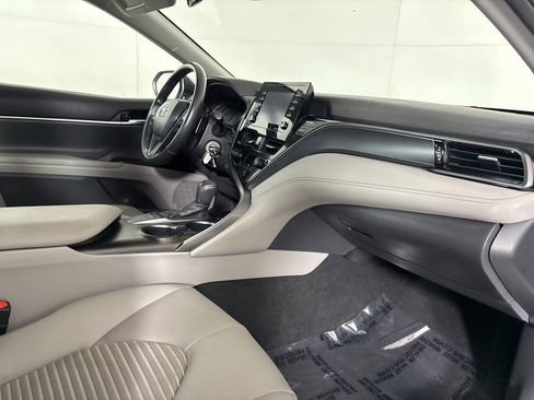 Used 2024 Toyota Camry SE image 29