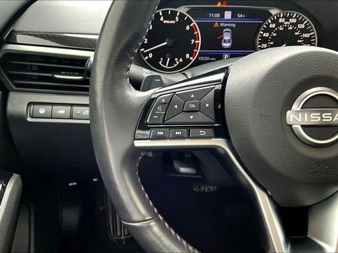 Used 2023 Nissan Altima 2.0 SR FWD image 11