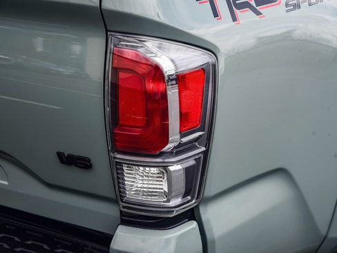 Certified 2022 Toyota Tacoma TRD Sport w/ Technology Package image 8