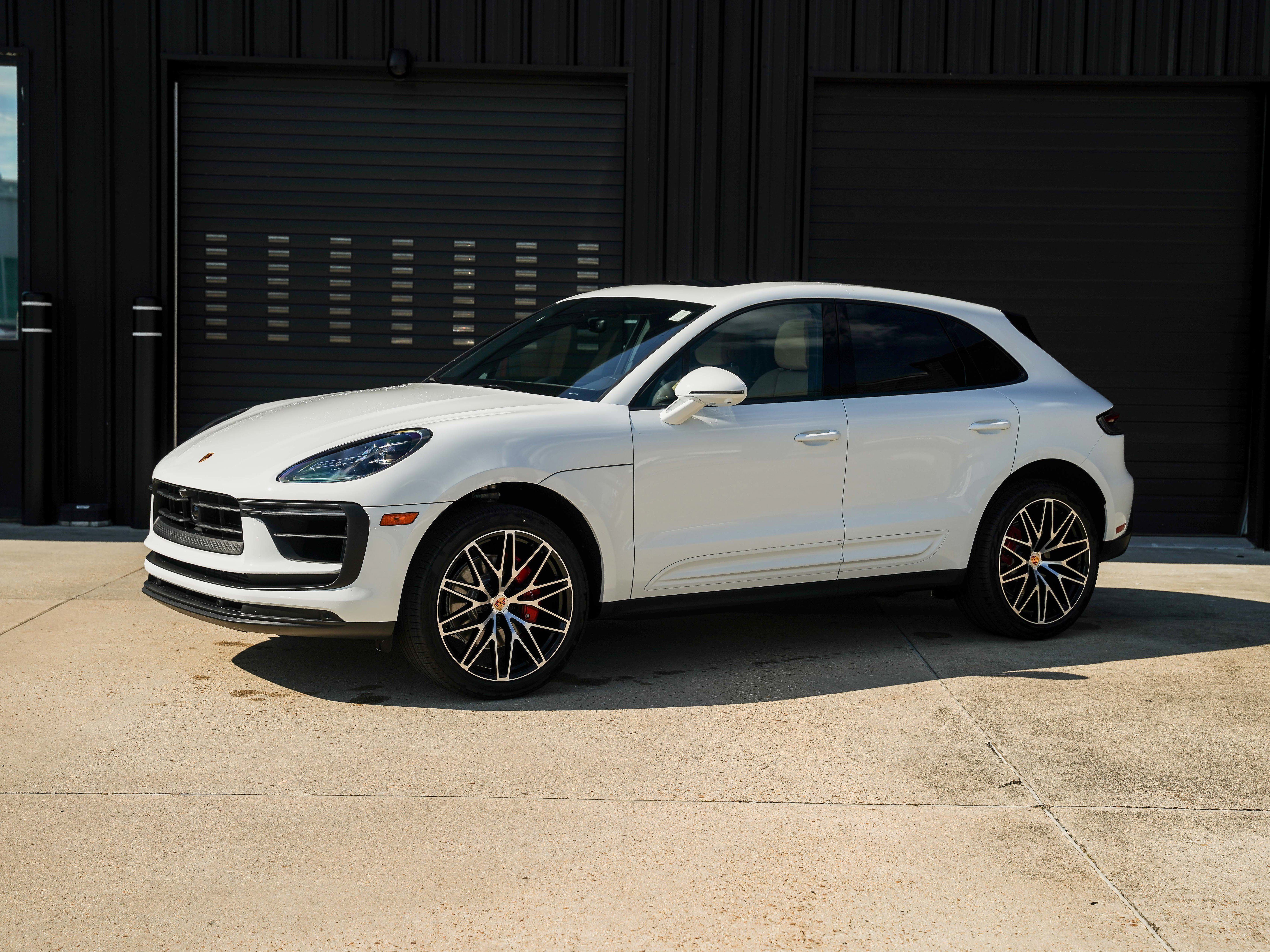 Certified 2026 Porsche Macan S AWD/4WD image 1