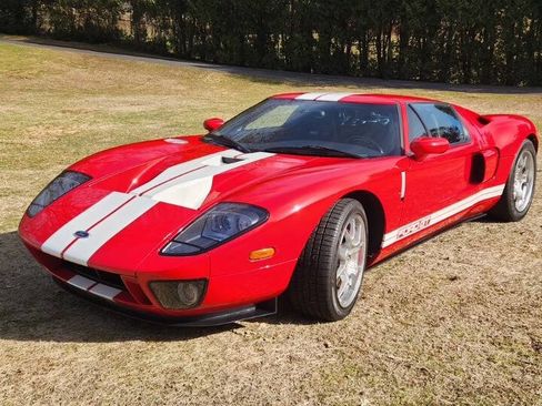 Used 2005 Ford GT RWD image 3