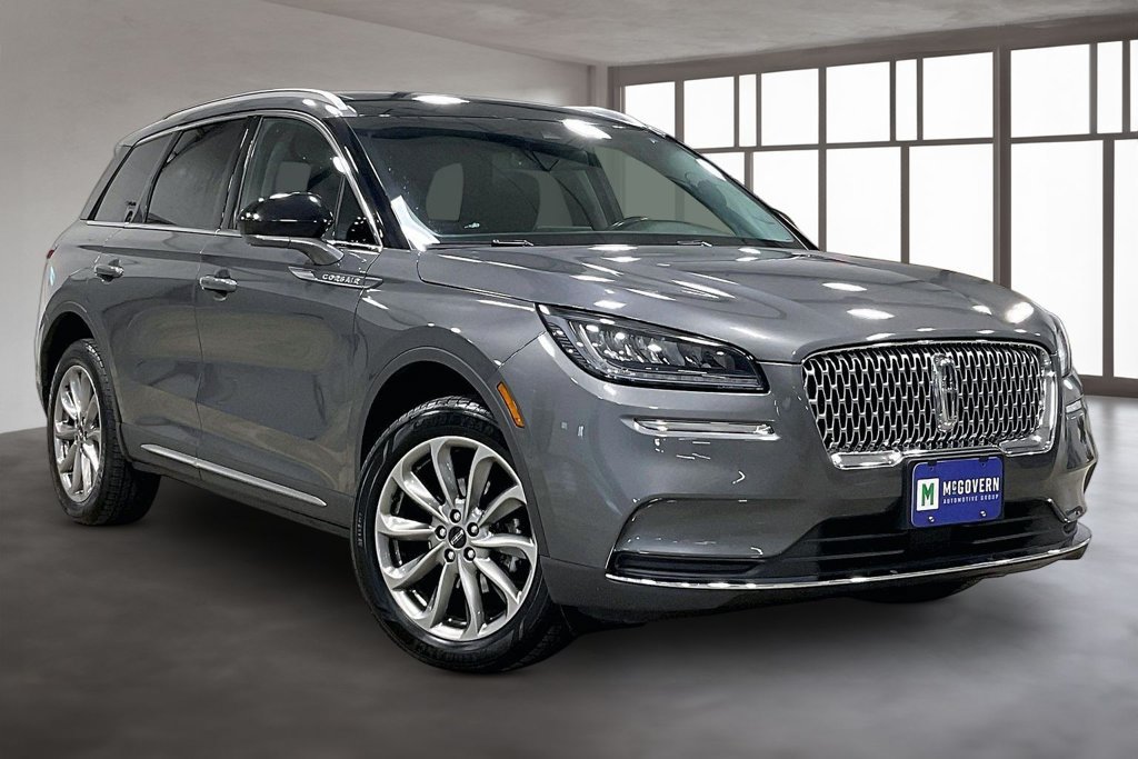 Used 2022 Lincoln Corsair AWD w/ Premium Package image 3