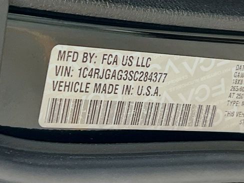 New 2025 Jeep Grand Cherokee Laredo X image 20