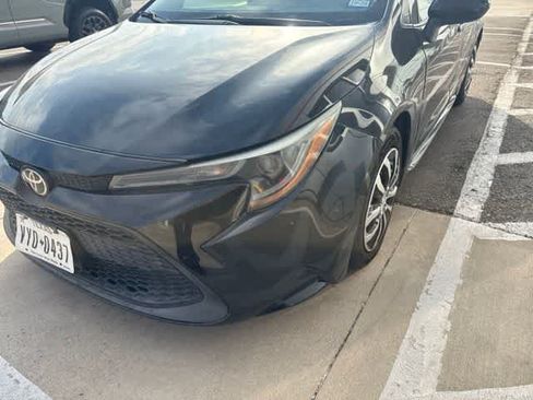 Used 2021 Toyota Corolla LE FWD image 4