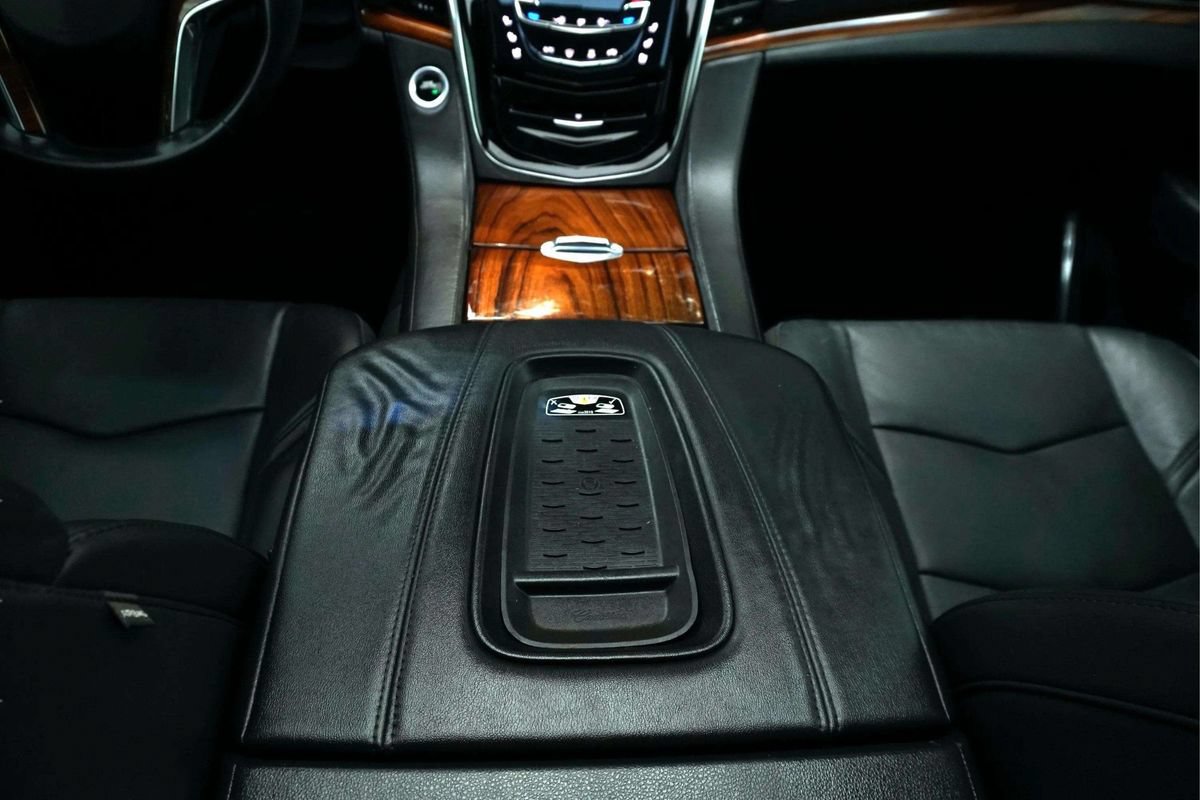 Used 2015 Cadillac Escalade ESV Luxury AWD/4WD image 28