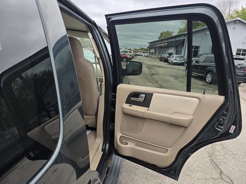 Used 2004 Ford Expedition XLT image 12