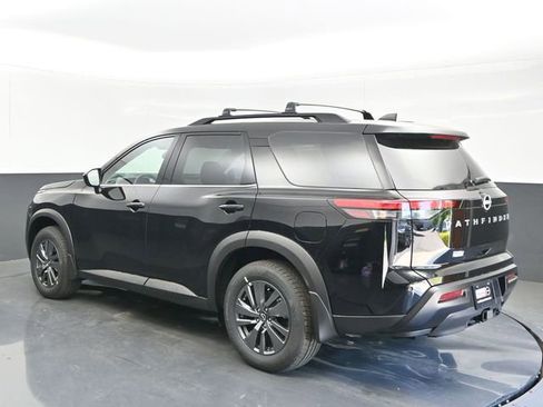 New 2026 Nissan Pathfinder SV w/ SV Premium Package FWD image 3