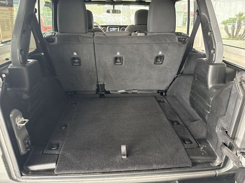 Used 2022 Jeep Wrangler Unlimited Sport AWD/4WD image 30