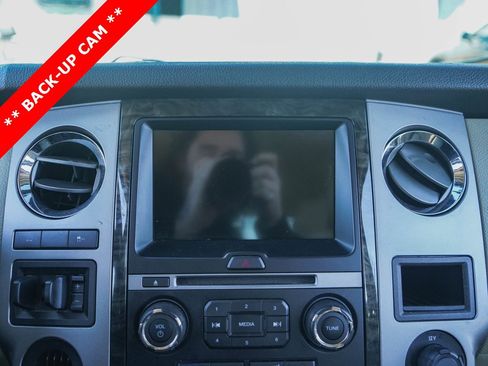 Used 2017 Ford Expedition Limited image 9