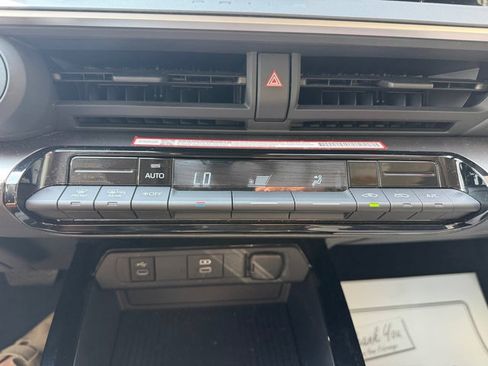 Used 2025 Toyota Prius LE FWD image 24