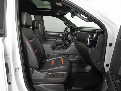 Used 2023 GMC Sierra 1500 AT4 w/ AT4 Premium Package image 10