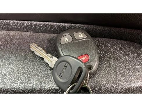 Used 2011 GMC Sierra 2500 SLE w/ Snow Plow Prep Package image 18