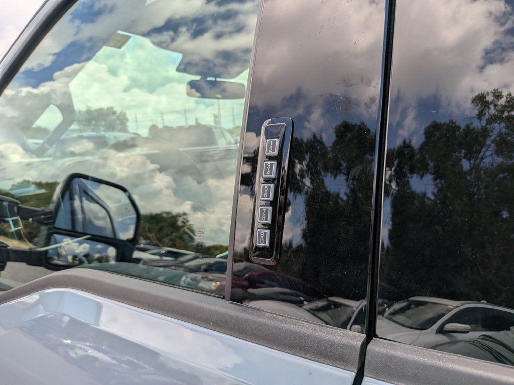 New 2026 Ford F250 Lariat w/ Black Appearance Package AWD/4WD image 13