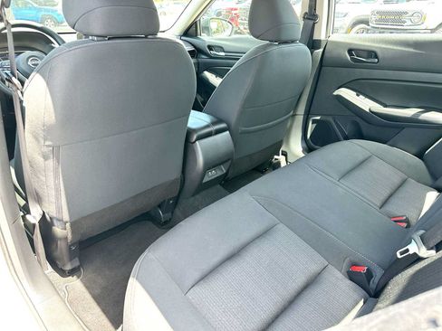 Used 2025 Nissan Altima 2.5 SV FWD image 24