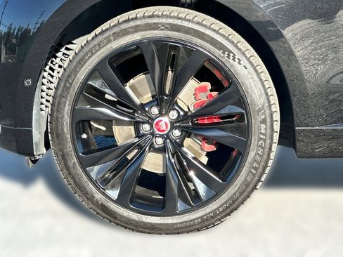 Used 2019 Jaguar F-PACE S image 11