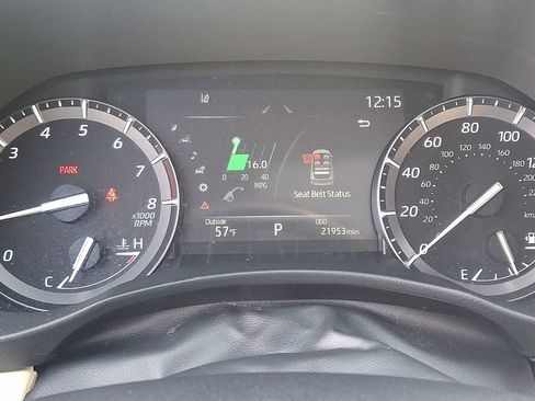 Used 2021 Toyota Highlander XLE image 22