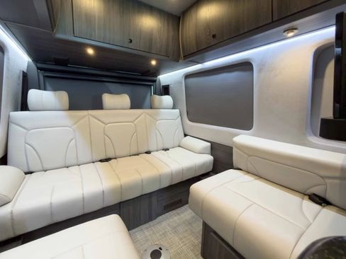 Used 2019 Mercedes-Benz Sprinter 170 image 11