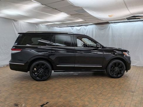 Used 2024 Lincoln Navigator Reserve AWD/4WD image 8