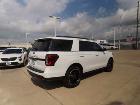 Certified 2024 Ford Expedition Limited image 9