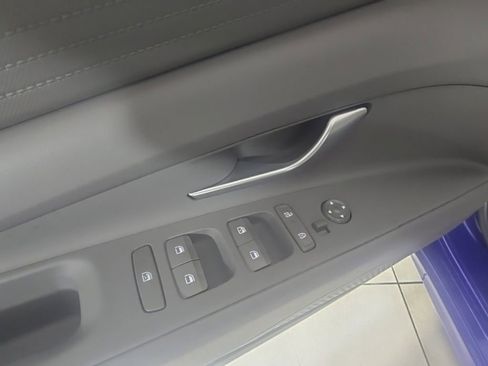 Used 2024 Hyundai Elantra SEL image 13