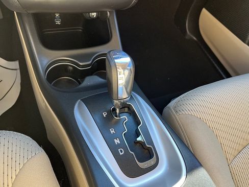 Used 2018 Dodge Journey SE image 16