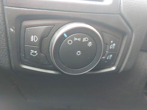 Used 2017 Ford Focus Titanium w/ Titanium Technology Package FWD image 28