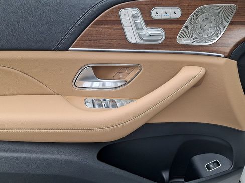 New 2026 Mercedes-Benz GLS 450 4MATIC image 8