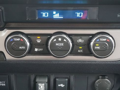 Certified 2023 Toyota Tacoma SR5 AWD/4WD image 12