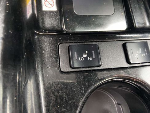 Used 2019 Toyota Prius Limited image 17