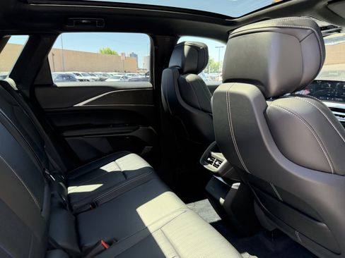 Used 2024 Cadillac Lyriq Sport RWD image 38