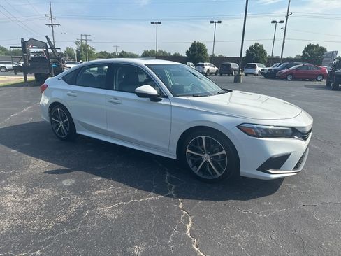 Used 2024 Honda Civic Touring image 5