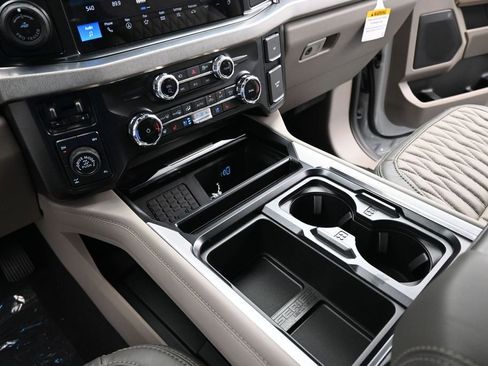 New 2026 Ford F250 Platinum w/ Platinum Plus Package AWD/4WD image 17