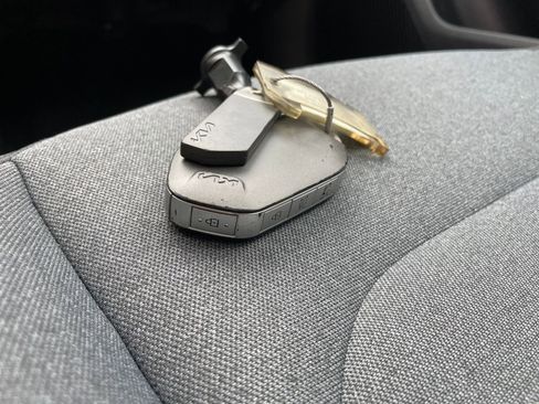 Used 2025 Kia K4 LXS image 21