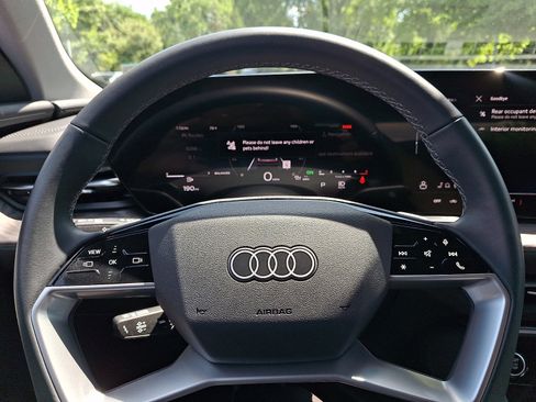 Used 2025 Audi Q5 Premium AWD/4WD image 18