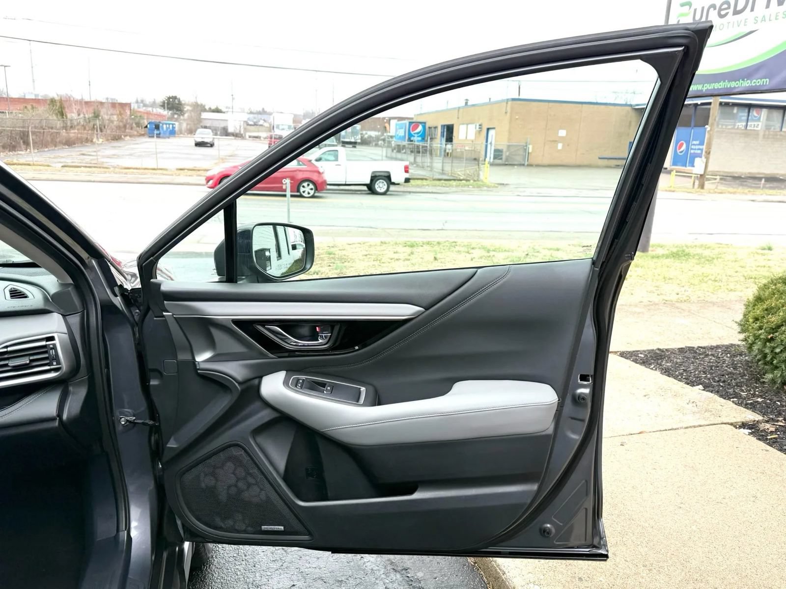 Used 2022 Subaru Outback Limited w/ Popular Package #2 AWD/4WD image 18