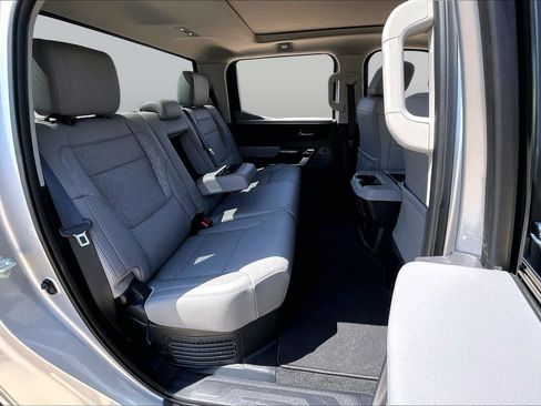 Used 2024 Toyota Tundra Limited AWD/4WD image 19