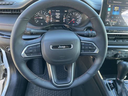 Used 2025 Jeep Compass Trailhawk w/ Trailhawk Convenience Group image 14