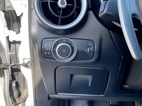 Used 2022 Alfa Romeo Stelvio Veloce image 36