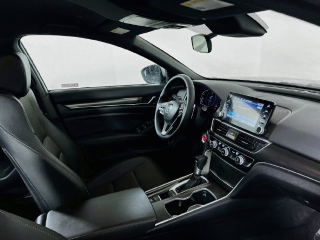 Used 2019 Honda Accord Sport image 9