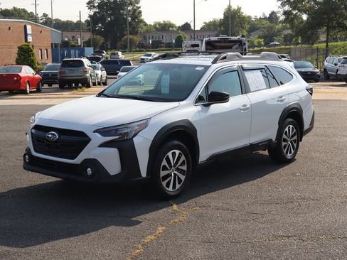 Certified 2025 Subaru Outback Premium AWD/4WD image 4