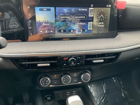 New 2025 Nissan Kicks SV w/ Illumination Package image 22