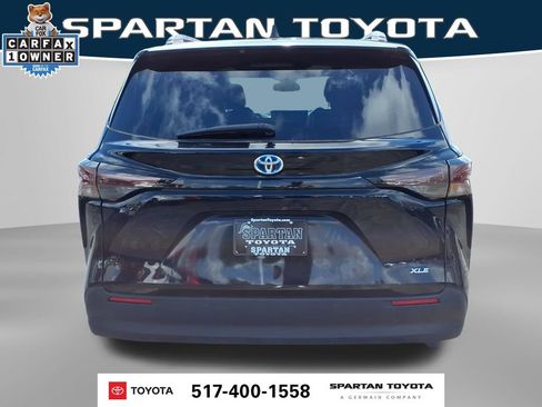 Used 2025 Toyota Sienna XLE FWD image 7