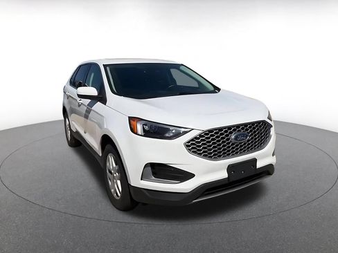 Used 2023 Ford Edge SEL AWD/4WD image 3