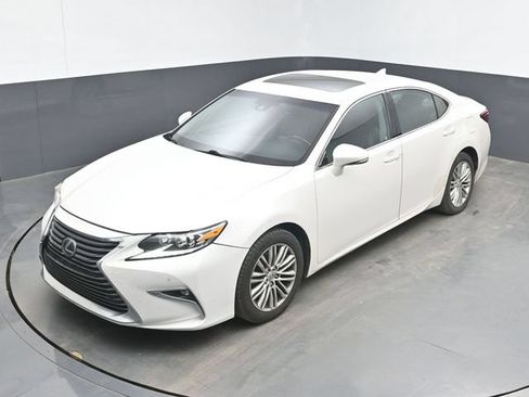 Used 2016 Lexus ES 350 w/ Premium Package w/Wood Trim FWD image 15