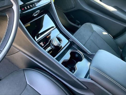 New 2026 Jeep Grand Cherokee Altitude AWD/4WD image 7