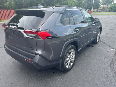 Used 2021 Toyota RAV4 XLE Premium AWD/4WD image 7