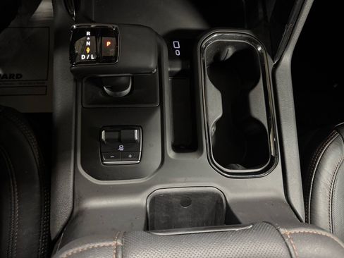 Used 2024 GMC Sierra 1500 AT4 w/ Technology Package image 19