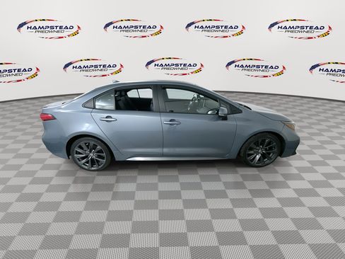 Used 2020 Toyota Corolla XSE image 9