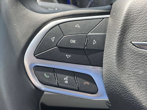Certified 2023 Chrysler Pacifica Touring-L FWD image 30