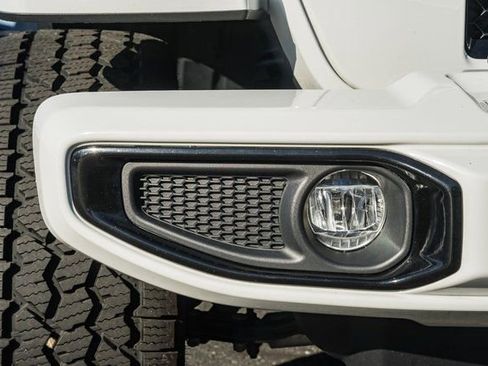 Used 2022 Jeep Gladiator Overland image 23